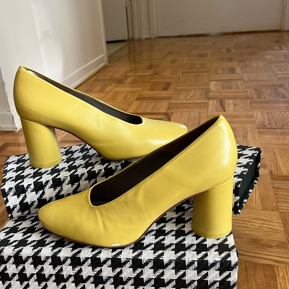 Zara Yellow Leather Block Heel - Picture 2 of 10